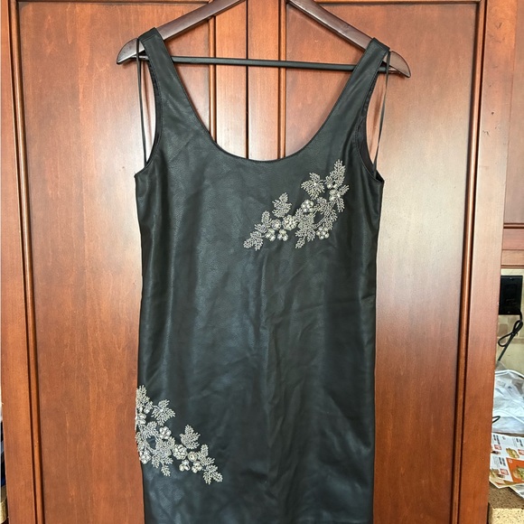 Zara Faux Leather Black Sleeveless Dress with Floral Embroidery - Picture 9 of 11